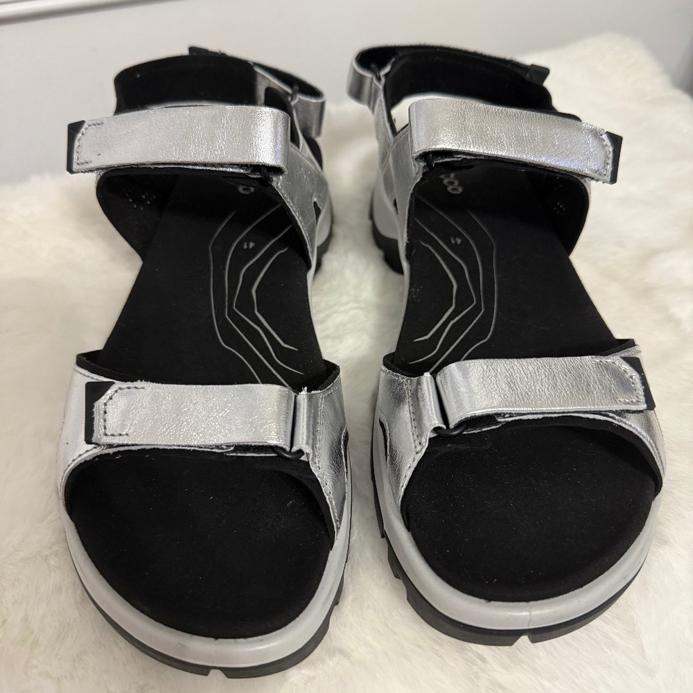 ECCO Women’s Yucatan 2.0 Silver Sandal size 41 (10.5)